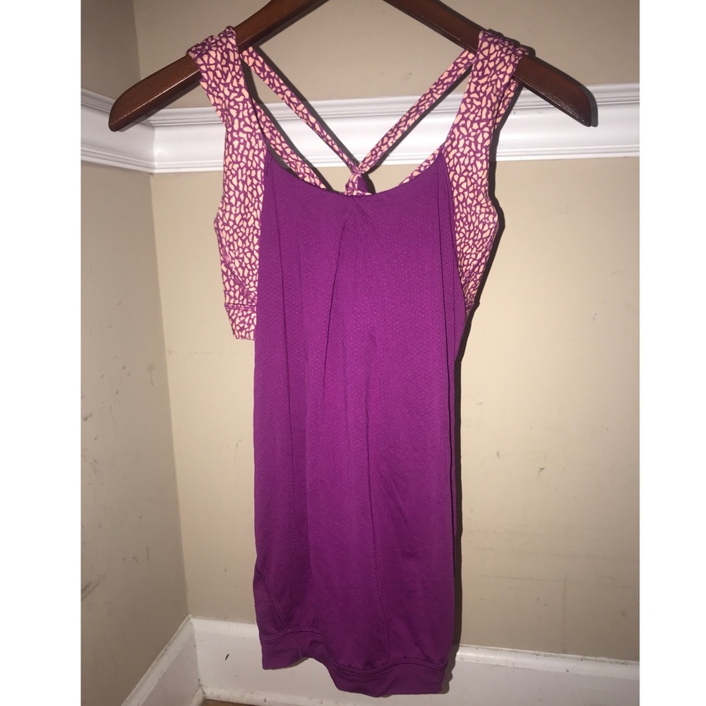 Lululemon workout top w/ built in sportsbra